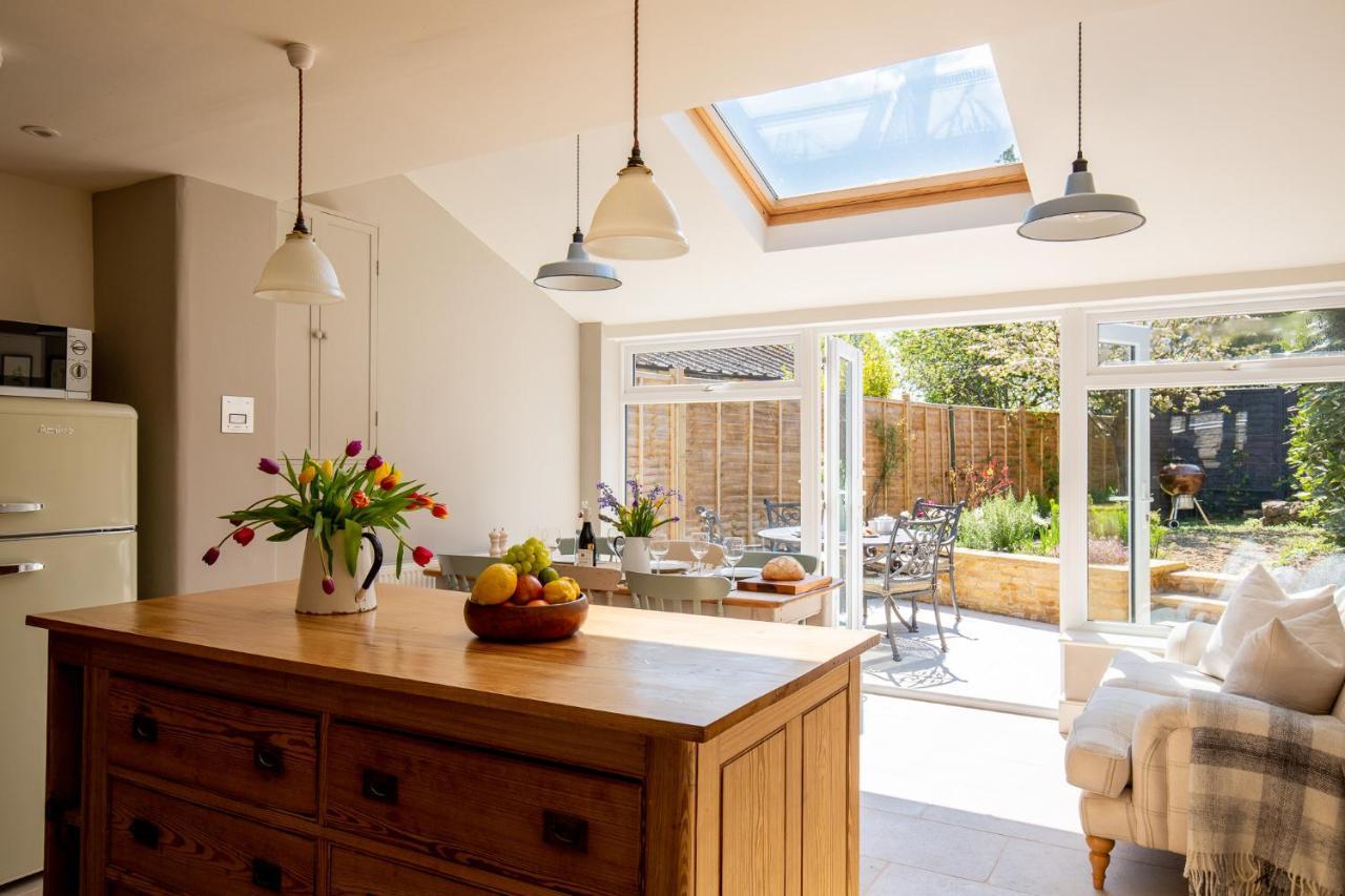 Gleneda Cottage - A Renovated, Traditional Cotswold Cottage Full Of Charm With Fireplace And Garden Bourton on the Hill Exterior foto