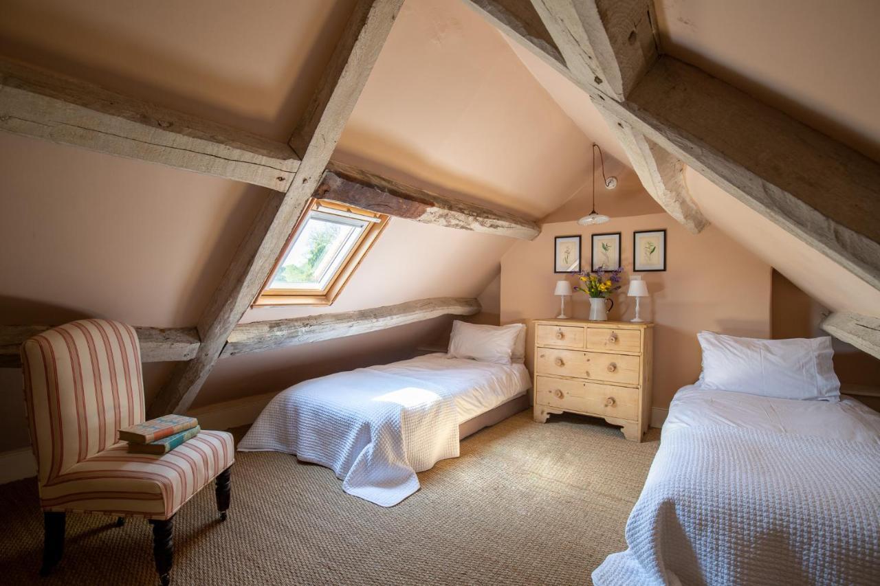 Gleneda Cottage - A Renovated, Traditional Cotswold Cottage Full Of Charm With Fireplace And Garden Bourton on the Hill Exterior foto